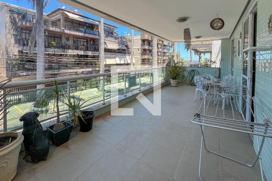 Varanda Sala de apartamento à venda com 4 quartos, 200m² em Jardim Guanabara, Rio de Janeiro