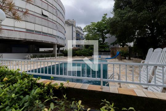 Área comum - Piscina de apartamento para alugar com 1 quarto, 55m² em Jardim Las Palmas, Guarujá