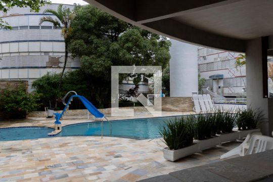Área comum - Piscina de apartamento para alugar com 1 quarto, 55m² em Jardim Las Palmas, Guarujá