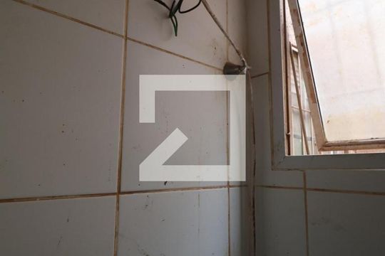 Banheiro de apartamento à venda com 2 quartos, 42m² em Rio Branco, Canoas