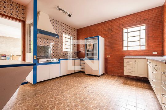 Cozinha de casa à venda com 3 quartos, 385m² em Vila Madalena, São Paulo
