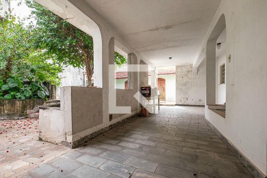 Quintal de casa à venda com 3 quartos, 385m² em Vila Madalena, São Paulo