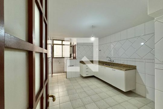 Cozinha de apartamento à venda com 3 quartos, 110m² em Recreio dos Bandeirantes, Rio de Janeiro