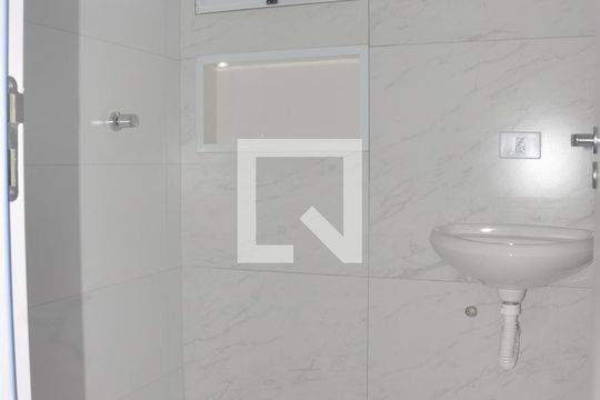 Banheiro Social de apartamento à venda com 1 quarto, 37m² em Vila Mangalot, São Paulo