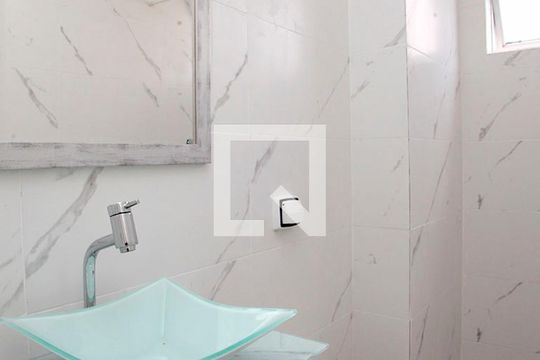 Banheiro de kitnet/studio para alugar com 1 quarto, 30m² em Centro Histórico, Porto Alegre