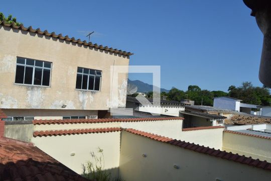 Vista do Quarto 2 de casa de condomínio à venda com 3 quartos, 360m² em Taquara, Rio de Janeiro