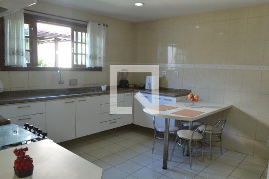 Cozinha de casa de condomínio à venda com 3 quartos, 360m² em Taquara, Rio de Janeiro