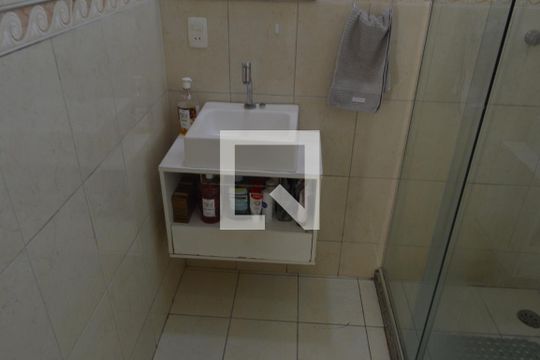Banheiro da Suíte de casa de condomínio à venda com 3 quartos, 360m² em Taquara, Rio de Janeiro