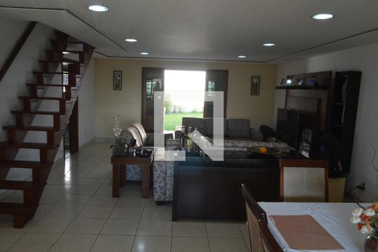 Sala de casa de condomínio à venda com 3 quartos, 360m² em Taquara, Rio de Janeiro