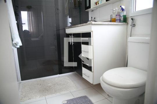 Banheiro da Suíte de apartamento para alugar com 3 quartos, 98m² em Baeta Neves, São Bernardo do Campo