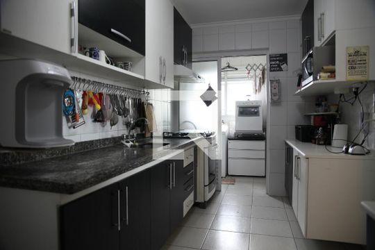 Cozinha de apartamento para alugar com 3 quartos, 98m² em Baeta Neves, São Bernardo do Campo