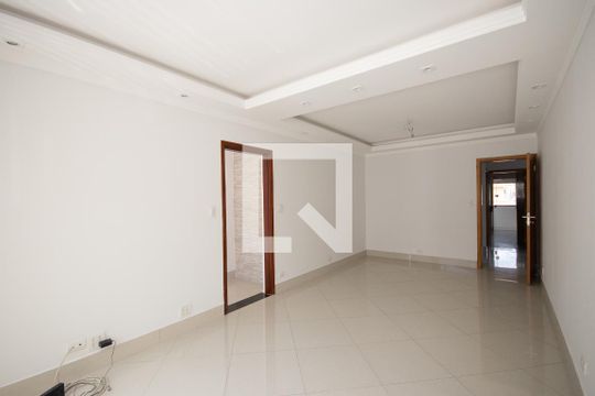 Sala de casa à venda com 4 quartos, 280m² em Vila Mazzei, São Paulo