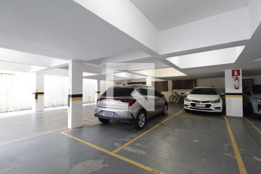 Garagem de apartamento para alugar com 3 quartos, 93m² em Dona Clara, Belo Horizonte