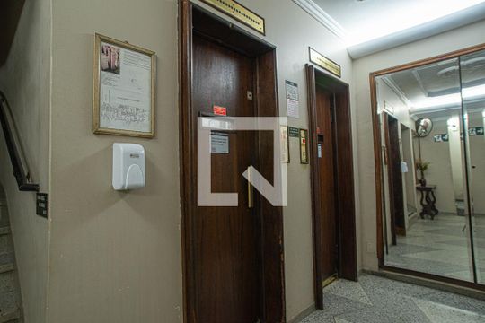 Área comum - Elevadores de apartamento à venda com 1 quarto, 55m² em Consolação, São Paulo