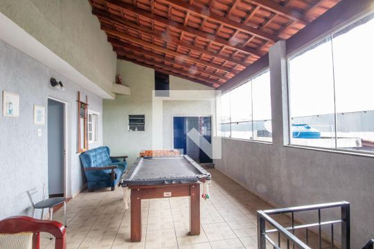 Área comum de casa para alugar com 3 quartos, 320m² em Helena Maria, Osasco