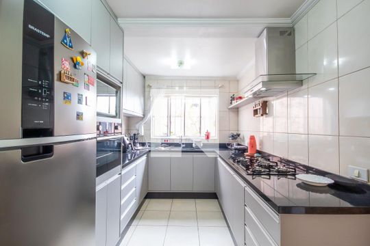 Cozinha de casa para alugar com 3 quartos, 320m² em Helena Maria, Osasco
