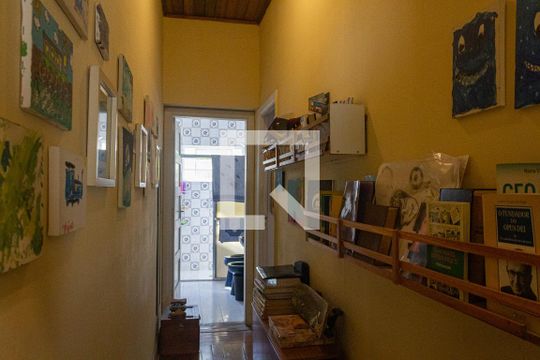 Corredor de casa para alugar com 3 quartos, 209m² em Pompeia, São Paulo