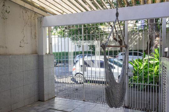 Garagem de casa para alugar com 3 quartos, 209m² em Pompeia, São Paulo