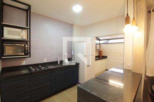 Cozinha  de apartamento para alugar com 2 quartos, 52m² em Gávea, Uberlândia