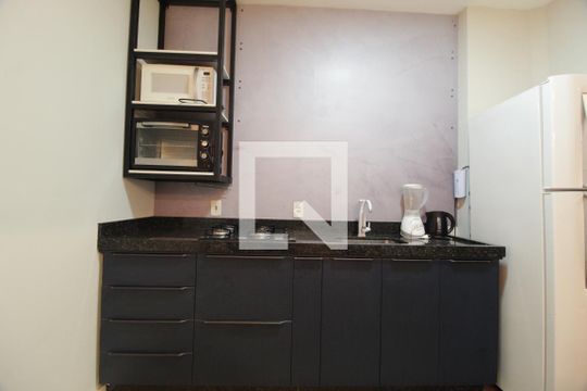 Cozinha  de apartamento para alugar com 2 quartos, 52m² em Gávea, Uberlândia