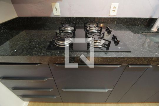 Cozinha  de apartamento para alugar com 2 quartos, 52m² em Gávea, Uberlândia