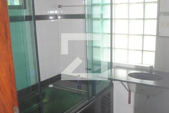 Banheiro da Suíte 1 de casa para alugar com 10 quartos, 800m² em Praia do Flamengo, Salvador
