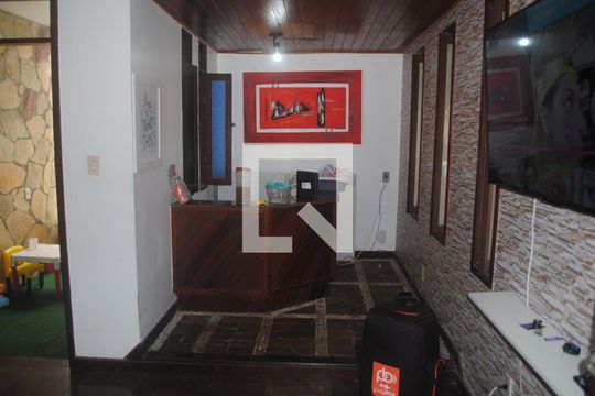 Sala  de casa para alugar com 10 quartos, 800m² em Praia do Flamengo, Salvador