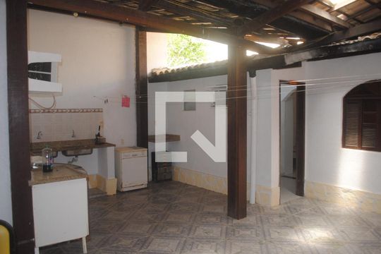 Área de Serviço de casa para alugar com 10 quartos, 800m² em Praia do Flamengo, Salvador