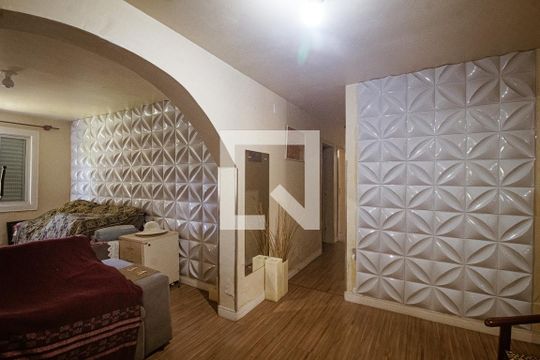 Casa à venda com 4 quartos, 240m² em Campo Novo, Porto Alegre