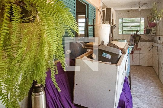 Área de Serviço de casa à venda com 4 quartos, 240m² em Campo Novo, Porto Alegre