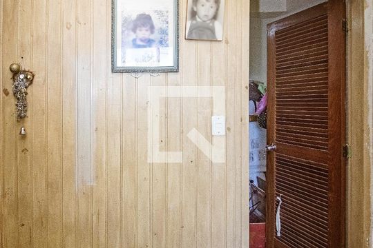 Sala de casa à venda com 4 quartos, 240m² em Campo Novo, Porto Alegre