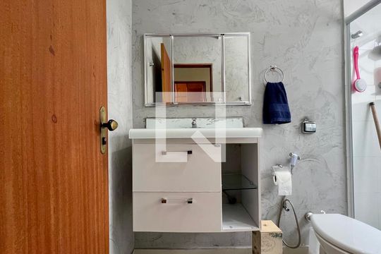 Banheiro de apartamento à venda com 2 quartos, 100m² em Vila Romana, São Paulo