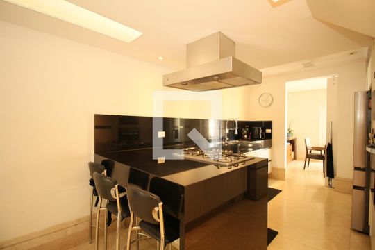 Cozinha - Armários de casa de condomínio à venda com 4 quartos, 270m² em Jardim Panorama, São Paulo