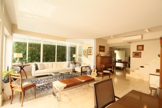 Casa de Condomínio à venda com 4 quartos, 270m² em Jardim Panorama, São Paulo