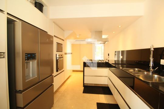 Cozinha - Armários de casa de condomínio à venda com 4 quartos, 270m² em Jardim Panorama, São Paulo