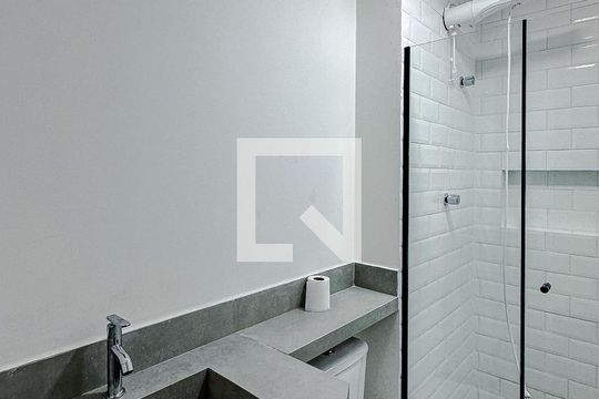 Banheiro de apartamento para alugar com 2 quartos, 45m² em Vila Clementino, São Paulo