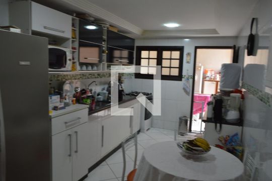 Cozinha de casa de condomínio à venda com 3 quartos, 450m² em Pechincha, Rio de Janeiro