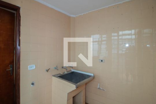 Área de Serviço de casa para alugar com 3 quartos, 180m² em Vila Nivi, São Paulo