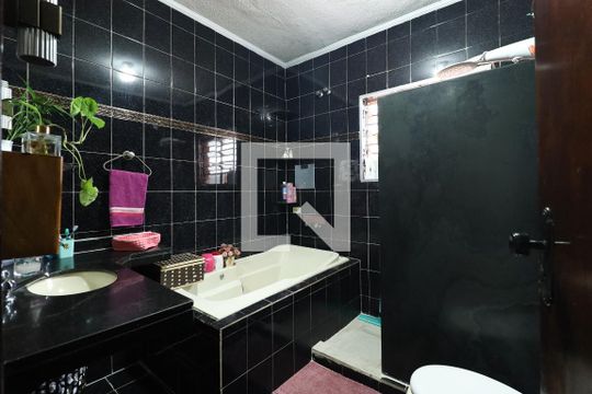 Banheiro de casa à venda com 3 quartos, 330m² em Vila Maria Alta, São Paulo