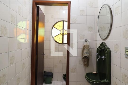 Banheiro 2 de casa à venda com 5 quartos, 324m² em Vila Nelson, São Paulo