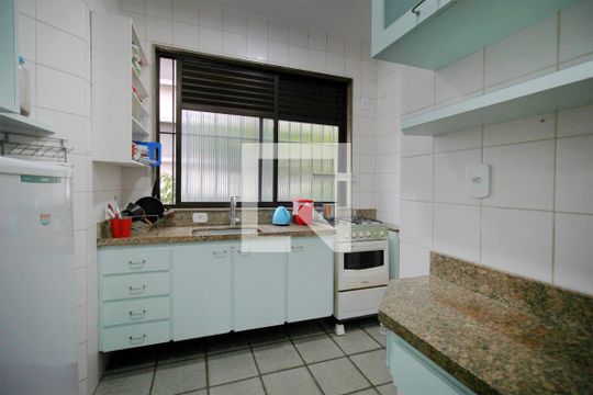 Cozinha de apartamento para alugar com 3 quartos, 120m² em Cruzeiro, Belo Horizonte