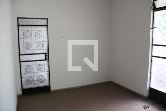 Casa à venda com 6 quartos, 300m² em Eldorado, Contagem