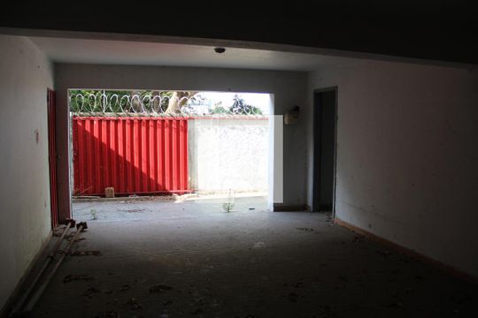 Garagem de casa à venda com 6 quartos, 300m² em Eldorado, Contagem