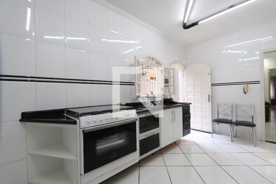 Cozinha de casa para alugar com 2 quartos, 110m² em Vila Carrão, São Paulo