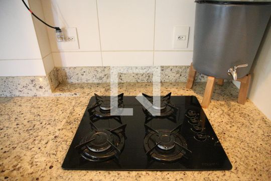 Sala/Cozinha de apartamento para alugar com 3 quartos, 75m² em Setor Bueno, Goiânia