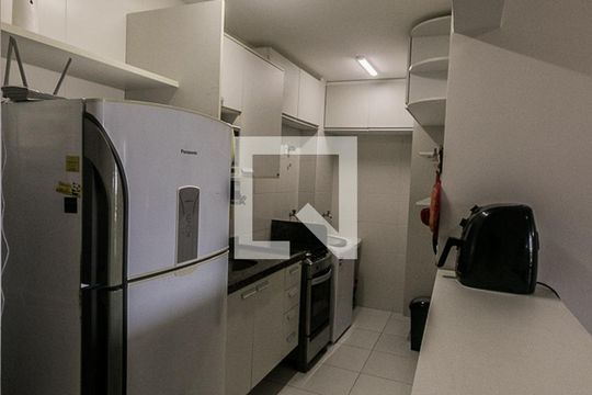 Cozinha de apartamento para alugar com 1 quarto, 55m² em Pituba, Salvador