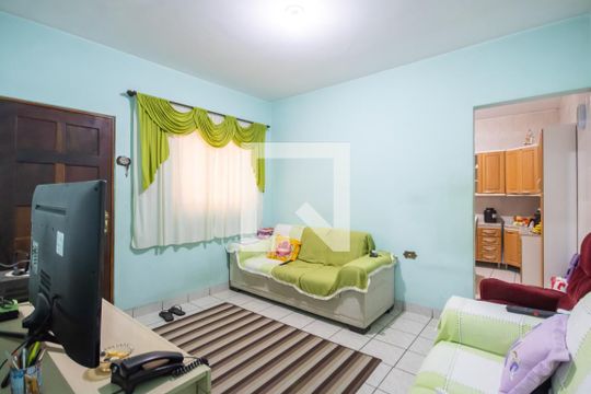 Sala (Casa Principal) de casa à venda com 3 quartos, 130m² em Veloso, Osasco