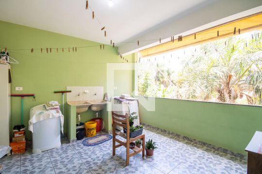 Área de Serviço (Casa Principal) de casa à venda com 3 quartos, 130m² em Veloso, Osasco