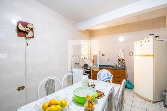 Cozinha (Casa Principal) de casa à venda com 3 quartos, 130m² em Veloso, Osasco