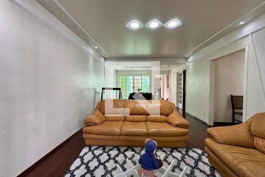 Sala de casa para alugar com 4 quartos, 500m² em Campestre, Santo André